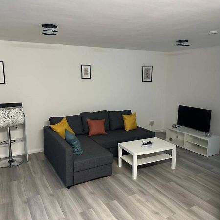 לונדון Stylish Apartment At Carlton Grove מראה חיצוני תמונה