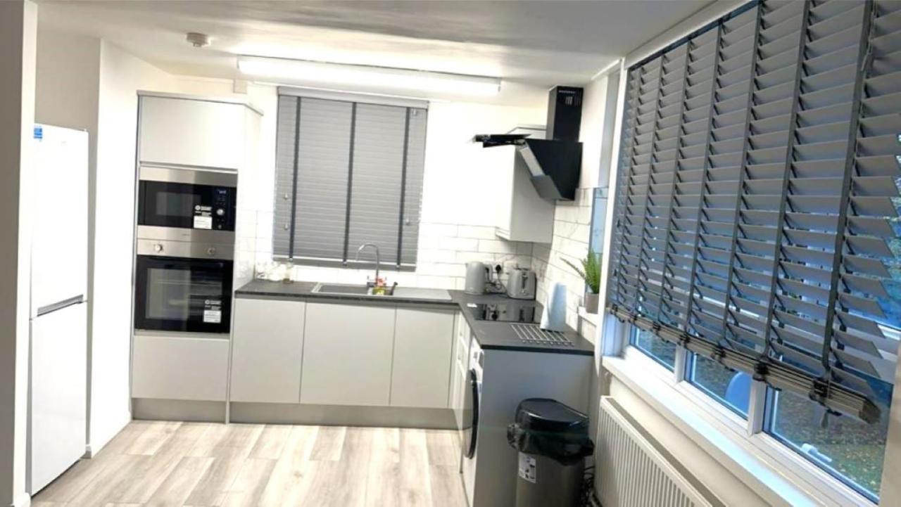 לונדון Stylish Apartment At Carlton Grove מראה חיצוני תמונה
