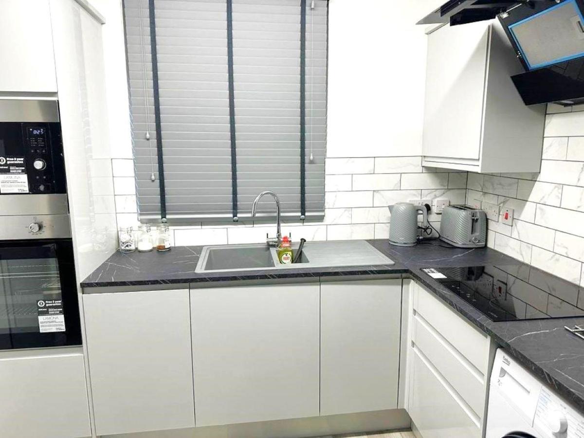 לונדון Stylish Apartment At Carlton Grove מראה חיצוני תמונה